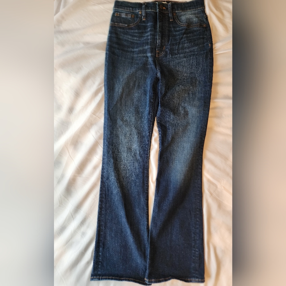 Madewell • Dark Blue Flare Jeans